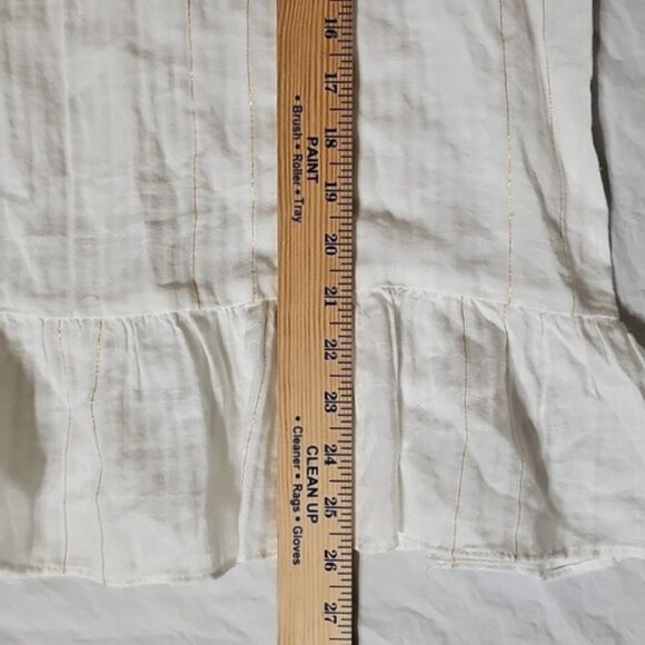 a.n.a A New Approach Lrg Sleeveless Ruffle Top Snow Drift, Gold Metallic Detail - Picture 14 of 15